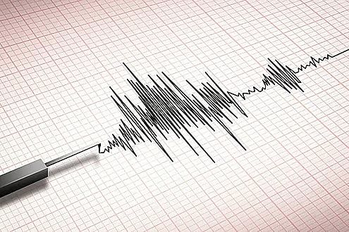İran'ın Güneyinde 5.7 Büyüklüğünde Deprem Meydana Geldi