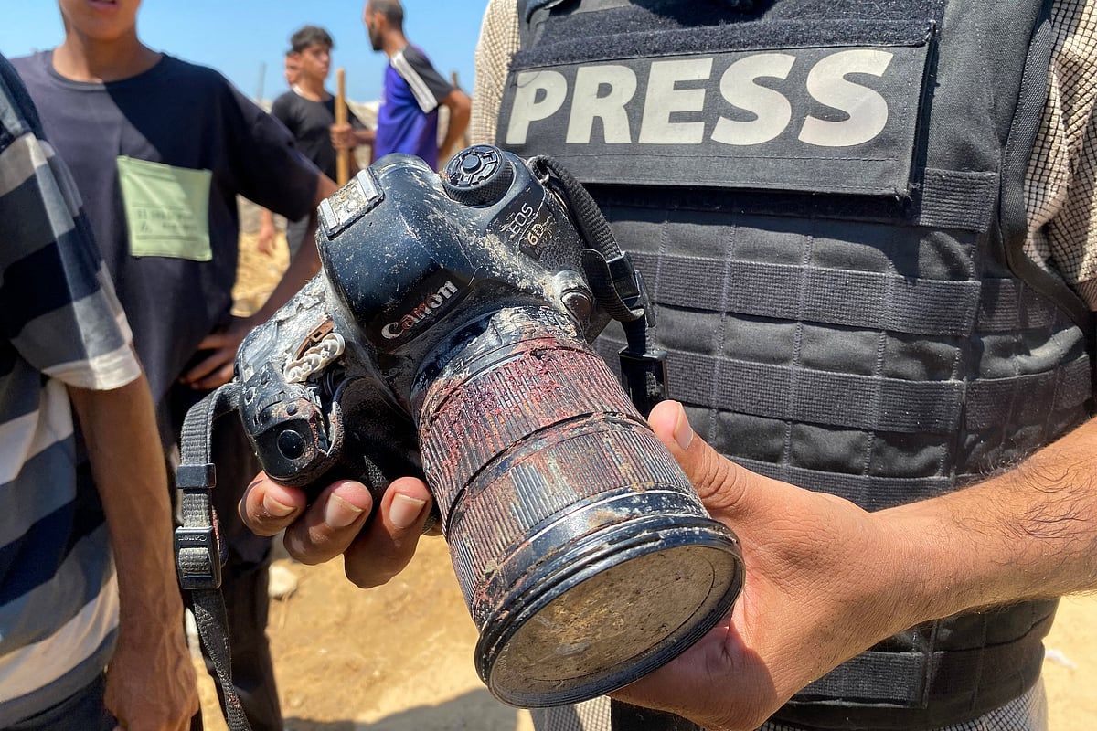 İsrail, Gazetecileri Öldüren Gazze Saldırısının 'Hamas Kamerasını' Hedef Aldığını Söyledi