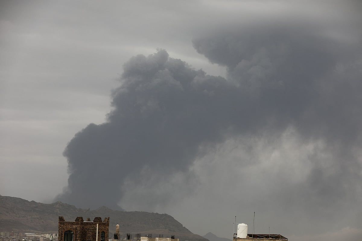 İsrail, Yemen'de Husilerin Enerji Altyapı Sahasına Saldırdı