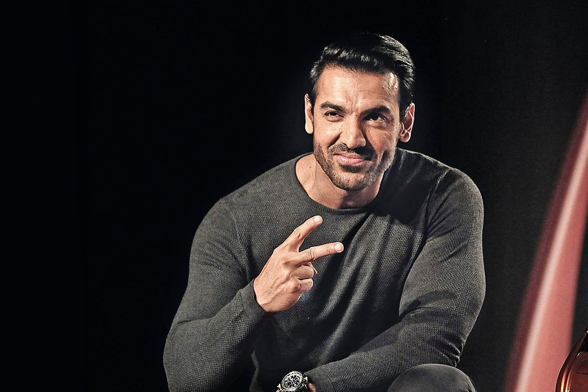 John Abraham Neden 'Bollywood Partilerinden' Kaçınıyor, Evliliği Gizli Tutuyor
