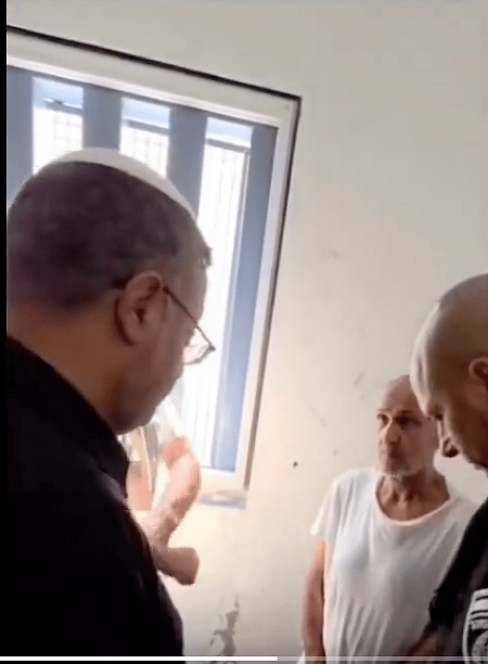 'Kazanamayacaksınız': İsrailli Bakan, 2004'ten Bu Yana Hapisteki Önde Gelen Filistinli Şahsiyeti Ziyaret Etti