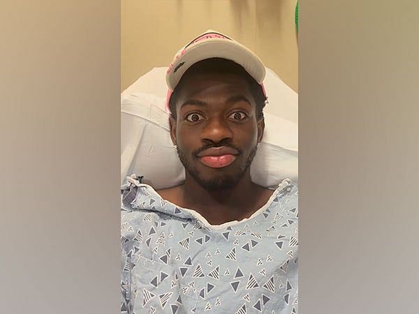 Lil Nas X, Los Angeles'ta İç Çamaşırlarıyla Dolaşırken Yakalandı, Polis Memurlarına Suç Duyurusunda Bulunmaktan Tutuklandı