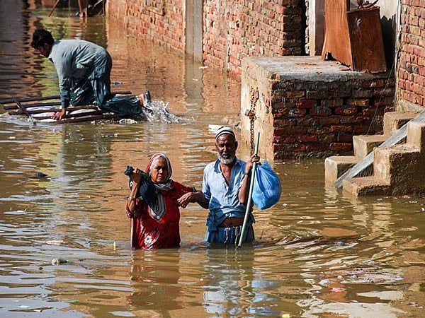 Pakistan'da 1,6 Milyondan Fazla İnsan Sindh'de Sel Durumu Kötüleştikçe Risk Altında