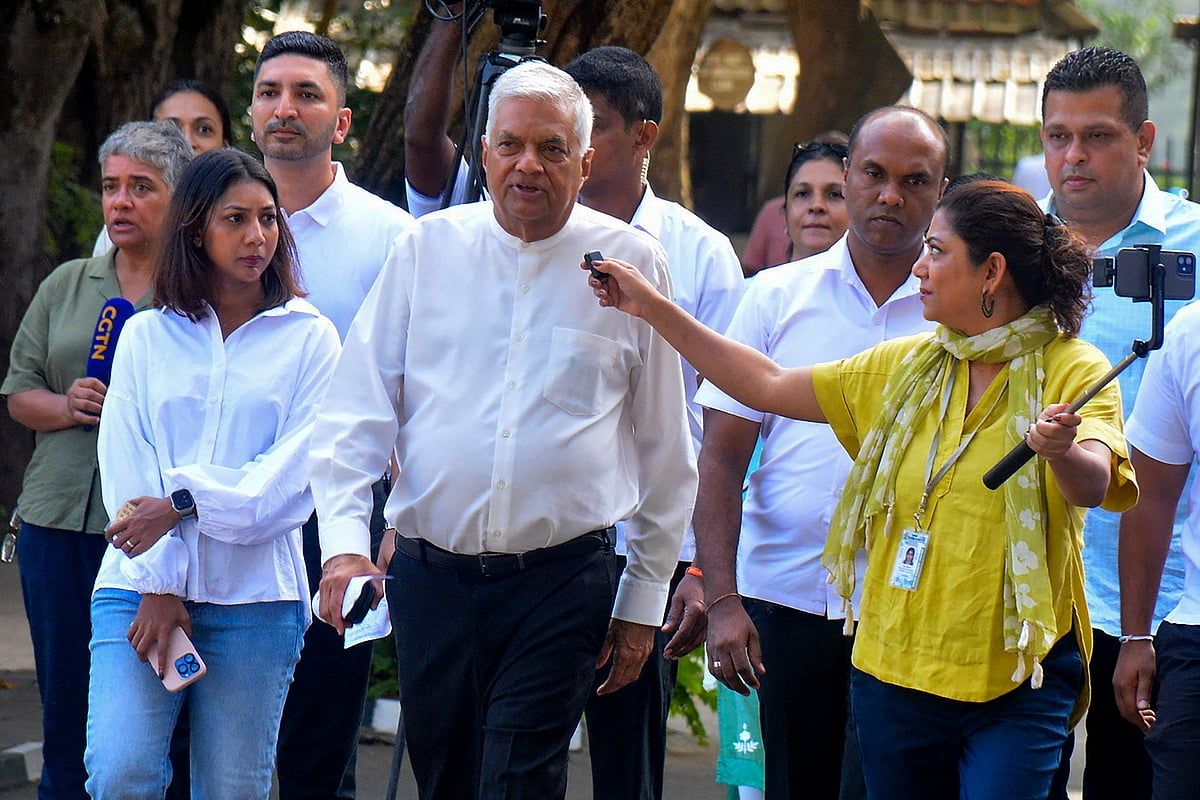 Sri Lanka'nın Eski Cumhurbaşkanı Ranil Wickremesing, 'Devlet Fonlarını Kötüye Kullanmaktan' Tutuklandı