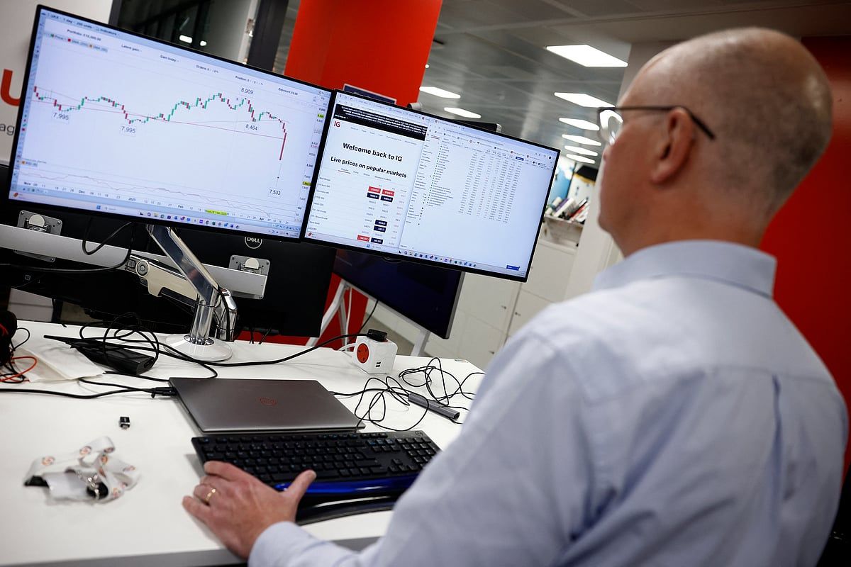Tüketici Stokları Rallisi, İngiltere'nin Ftse 100'ünü Rekor Seviyeye Çıkardı