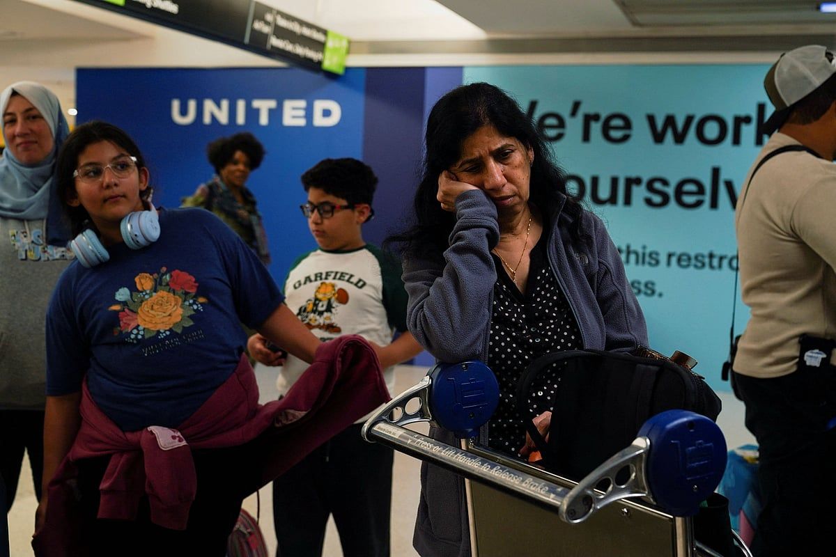 United Airlines Uçuşları Teknoloji Kesintisi Nedeniyle ABD'ye İndi