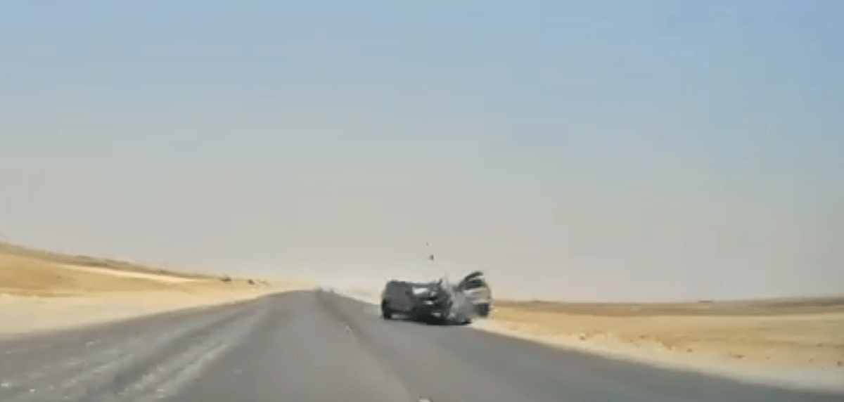 Video: Salalah'a Hafta Sonu Tatilinde Korkunç Kazada Öldürülen Eski BAE Askeri