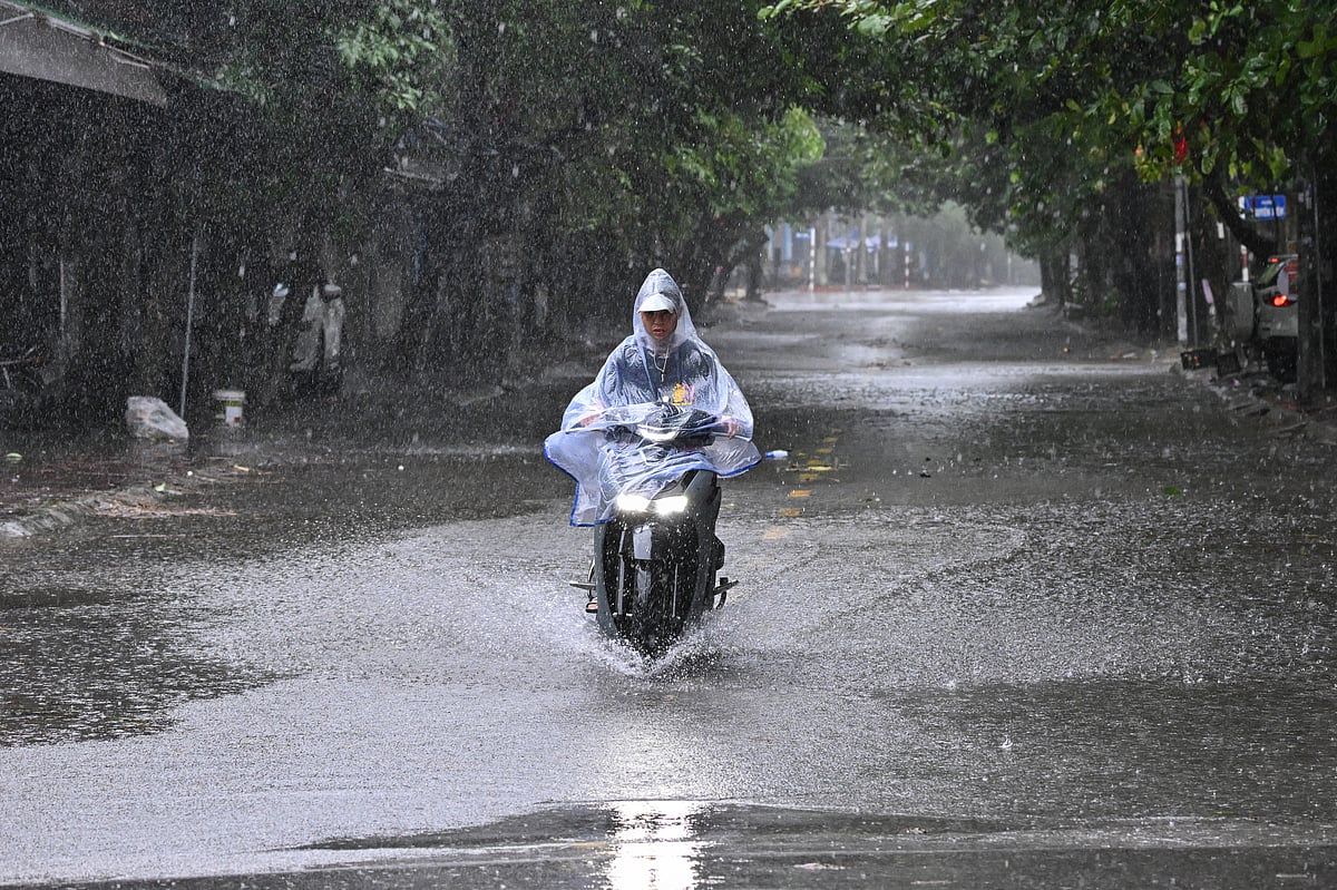 Vietnam, Kajiki Tayfunu Öncesinde On Binlerce Kişiyi Tahliye Etti