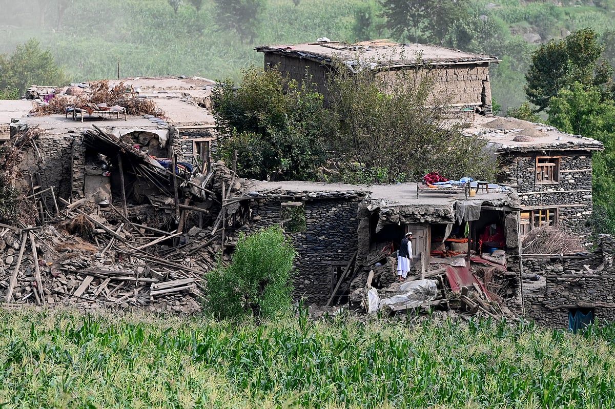 5.5 Büyüklüğündeki Deprem, Ölümcül Depremden Birkaç Gün Sonra Afganistan'ı Sarstı