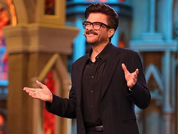 Anıl Kapoor, Gösterime Girdikten 24 Yıl Sonra Hit Filmi 'Nayak'ı Hatırlıyor