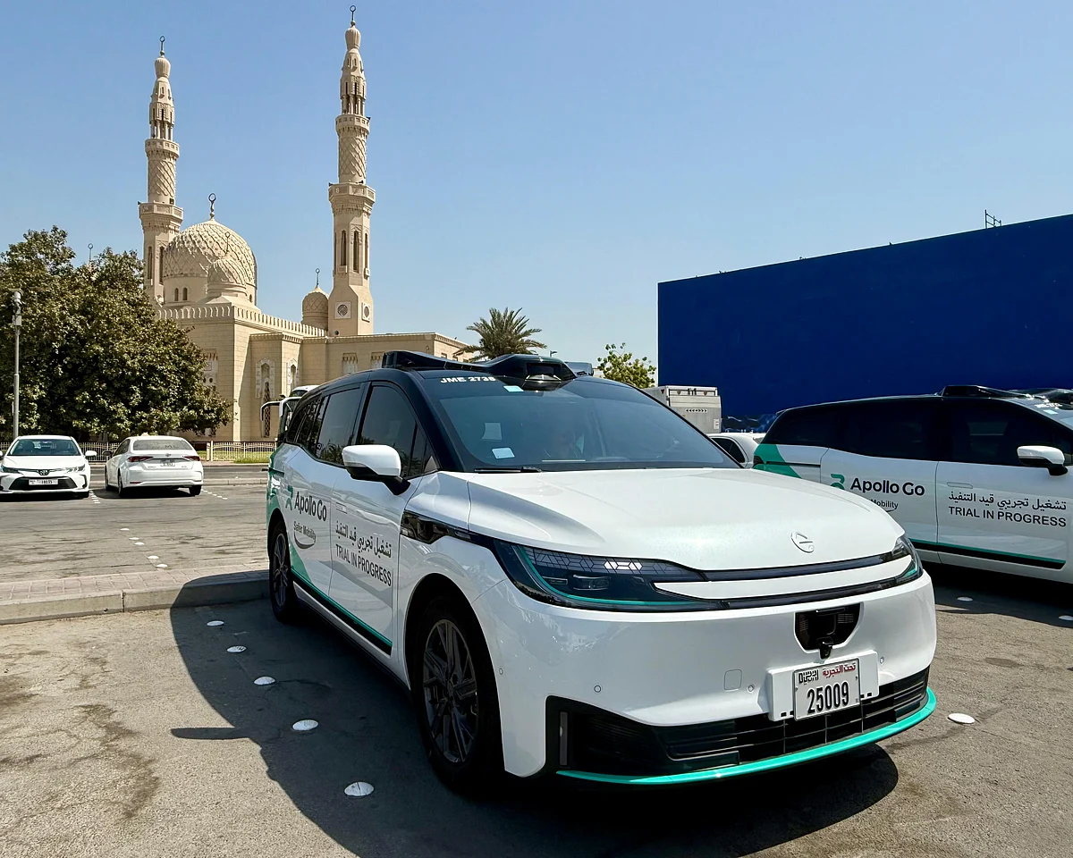 Arkanıza Yaslanın, Rahatlayın ve Masaj Yapın: Khaleej Times Test Dubai'nin Kendi Kendini Süren Taksisine Biniyor