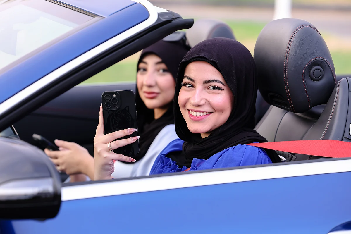 BAE: Abaya Rallisi için 100'den Fazla Kadın Bir Araya Geldi