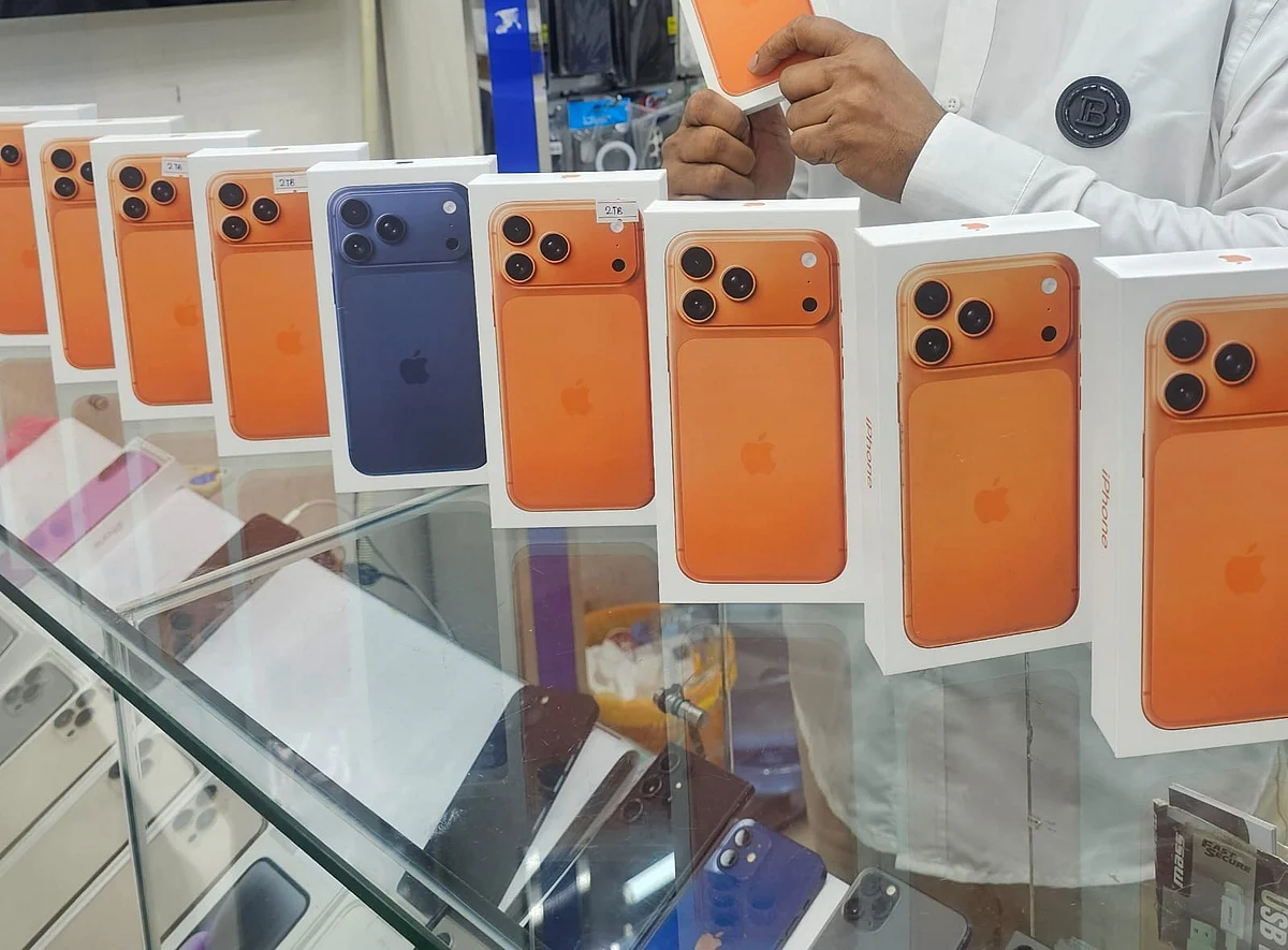 BAE: İphone 17 Pro Max, Eski Modeller Daha Ucuza Giderken Dh500 Premium'un Üzerinde Satış Yapıyor