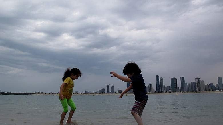 BAE'de Yarın Hava Durumu: Yağmur İhtimali; Dubai, Abu Dabi'de Merkür 40 ° C'ye Ulaşacak