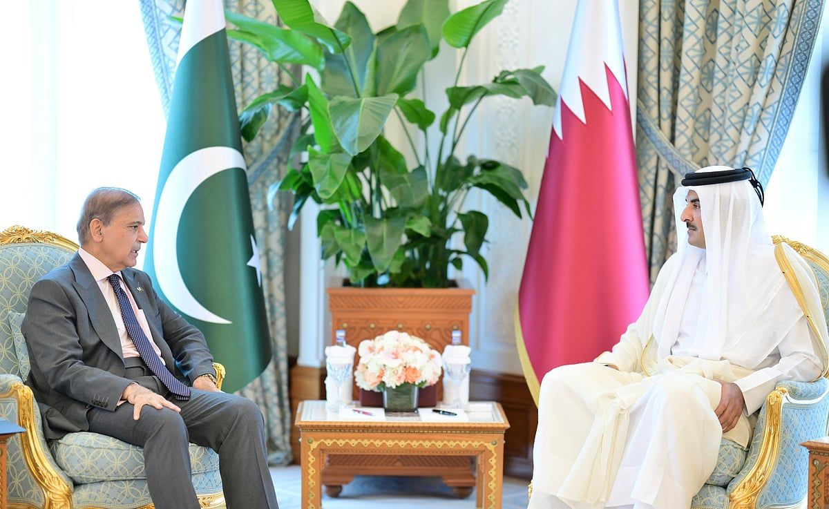 Bakın: Pakistan Başbakanı, İsrail Saldırısından Sonra Katar'la Dayanışmayı İfade Etmek için Doha'yı Ziyaret Etti