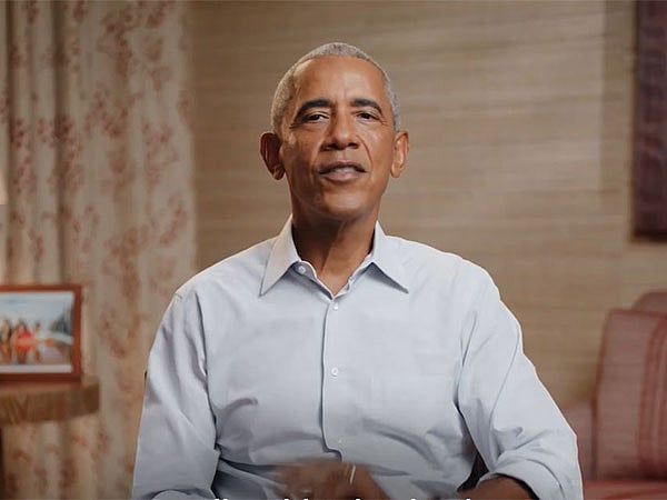 Barack Obama, Netflix Belgeseli 'Okyanuslarımız' için Üçüncü Emmy Ödülünü Aldı