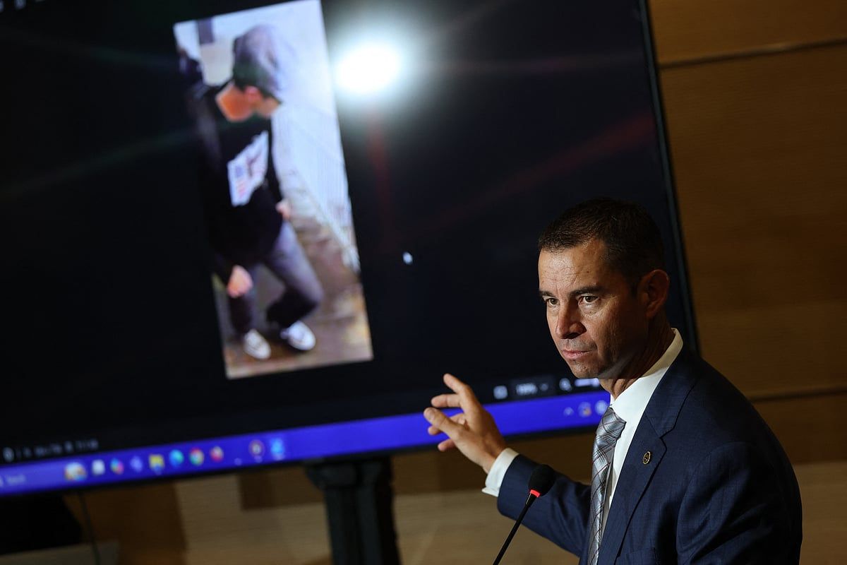 Charlie Kirk'ü Kim Öldürdü? ABD Polisi Şüphelinin Yeni Fotoğraflarını ve Videosunu Yayınladı