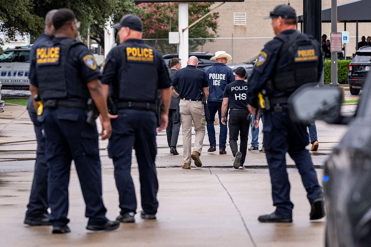 Dallas Ice Ofisine Ateş Etmek Birini Öldürdü, Diğerleri Yaralandı