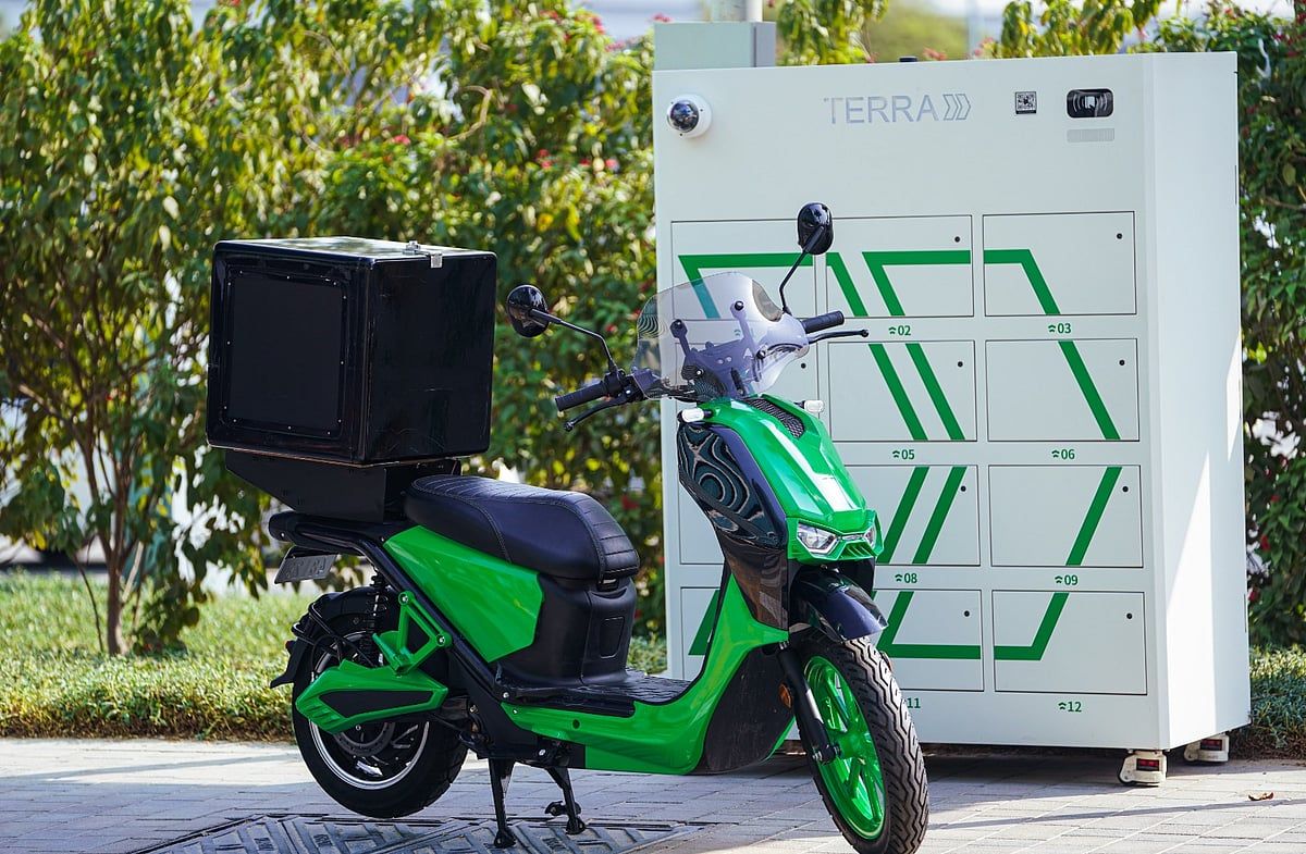 Dubai, 36 Lokasyonda Elektrikli Bisikletler için Pil Değiştirme İstasyonları Başlattı