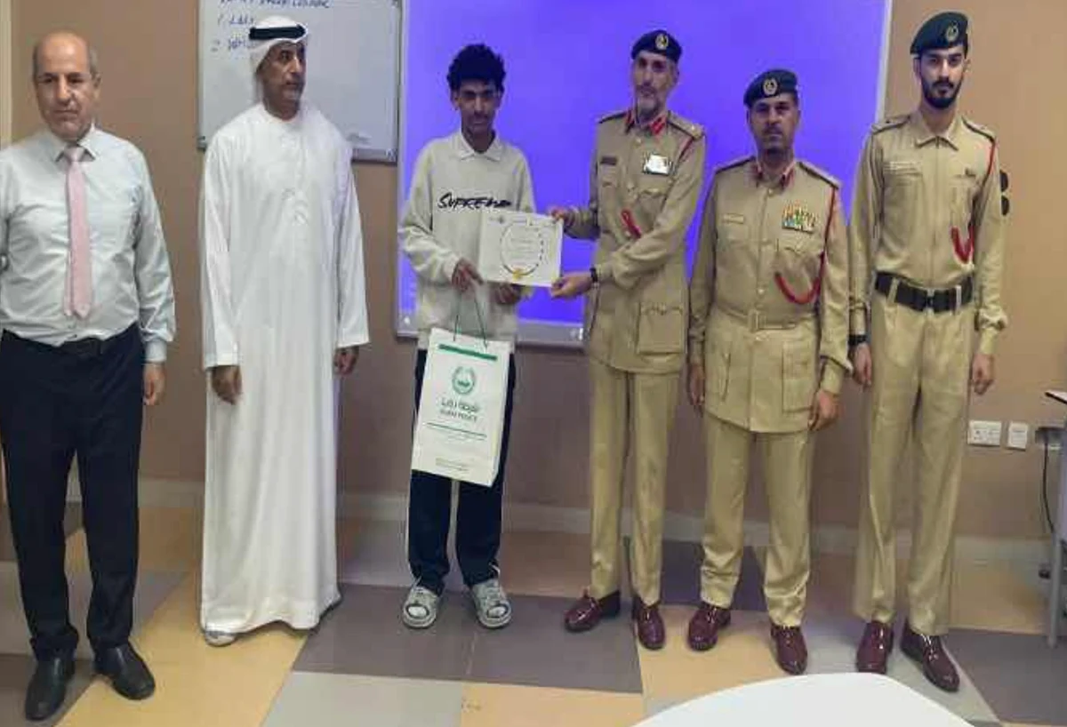 Dubai: Öğrenci Nakit İade Ediyor, 200.000 Dh'lik Çek; Polis Dürüstlüğü Onurlandırıyor