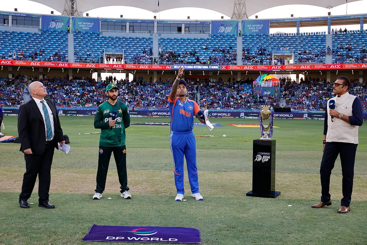 Dubai'de Asya Kupası: Hindistan Erken Vurdu, Pakistan 2 Kaleyi Kaybetti