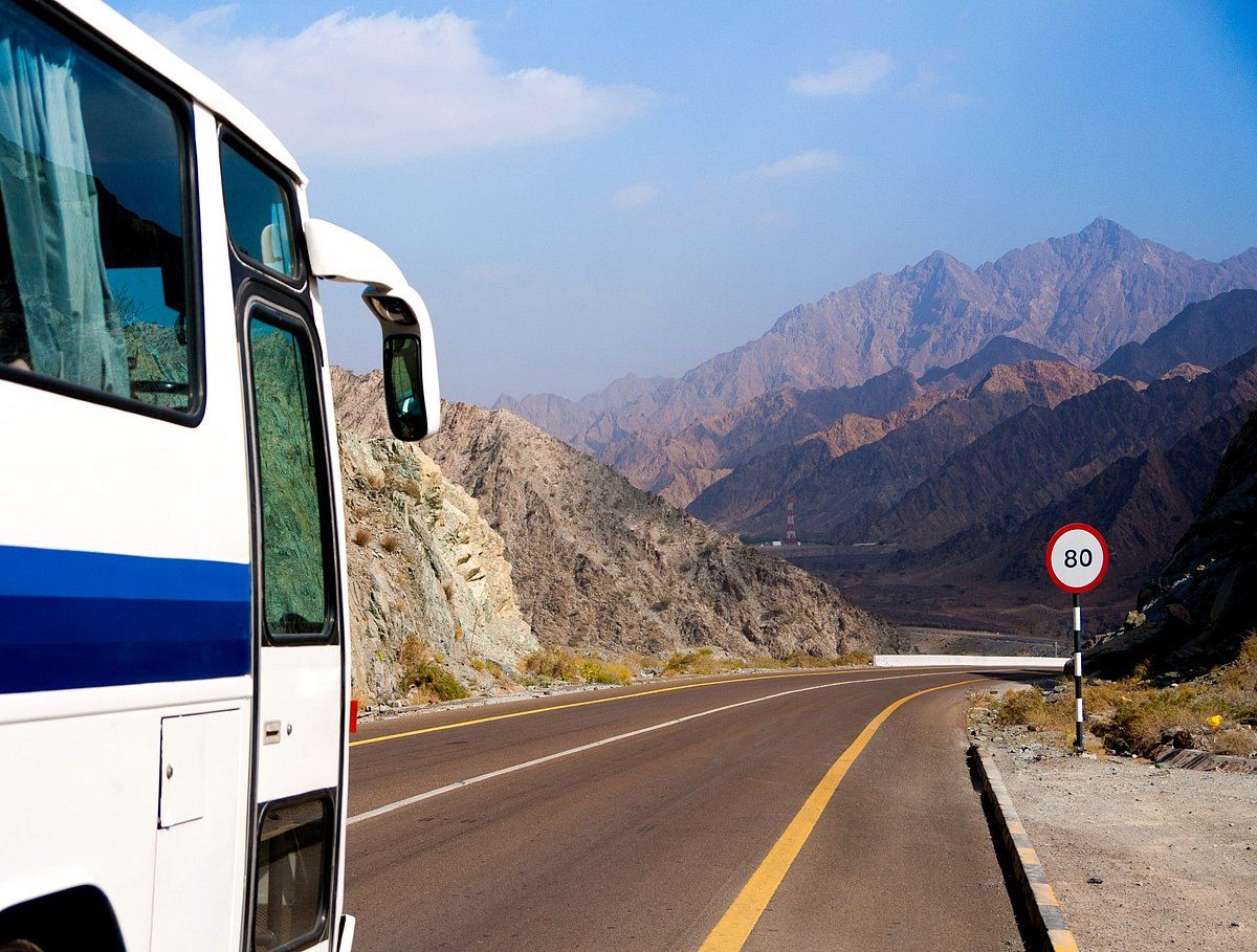 Dubai'nin Rta'sı Şimdi Turist Taşımacılığı için İzinler ve Lisanslar Verecek