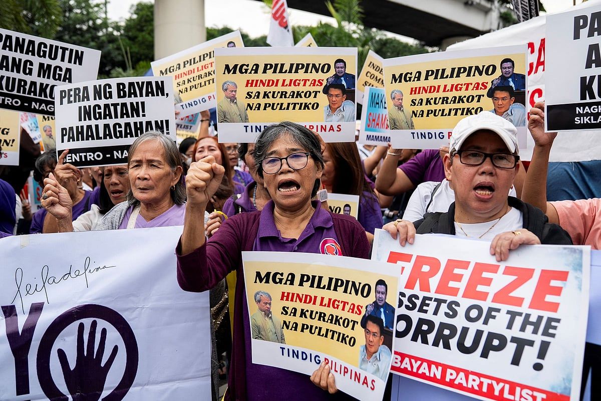 Filipinler Devlet Başkanı Yolsuzluk Skandalı Protestolarının Haklı Olduğunu Söyledi