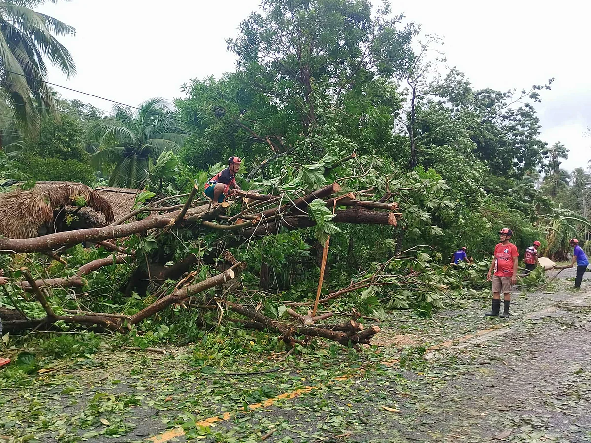 Filipinler'deki 16 Ulusal Yol Son Fırtınalar Nedeniyle Kapalı Kaldı
