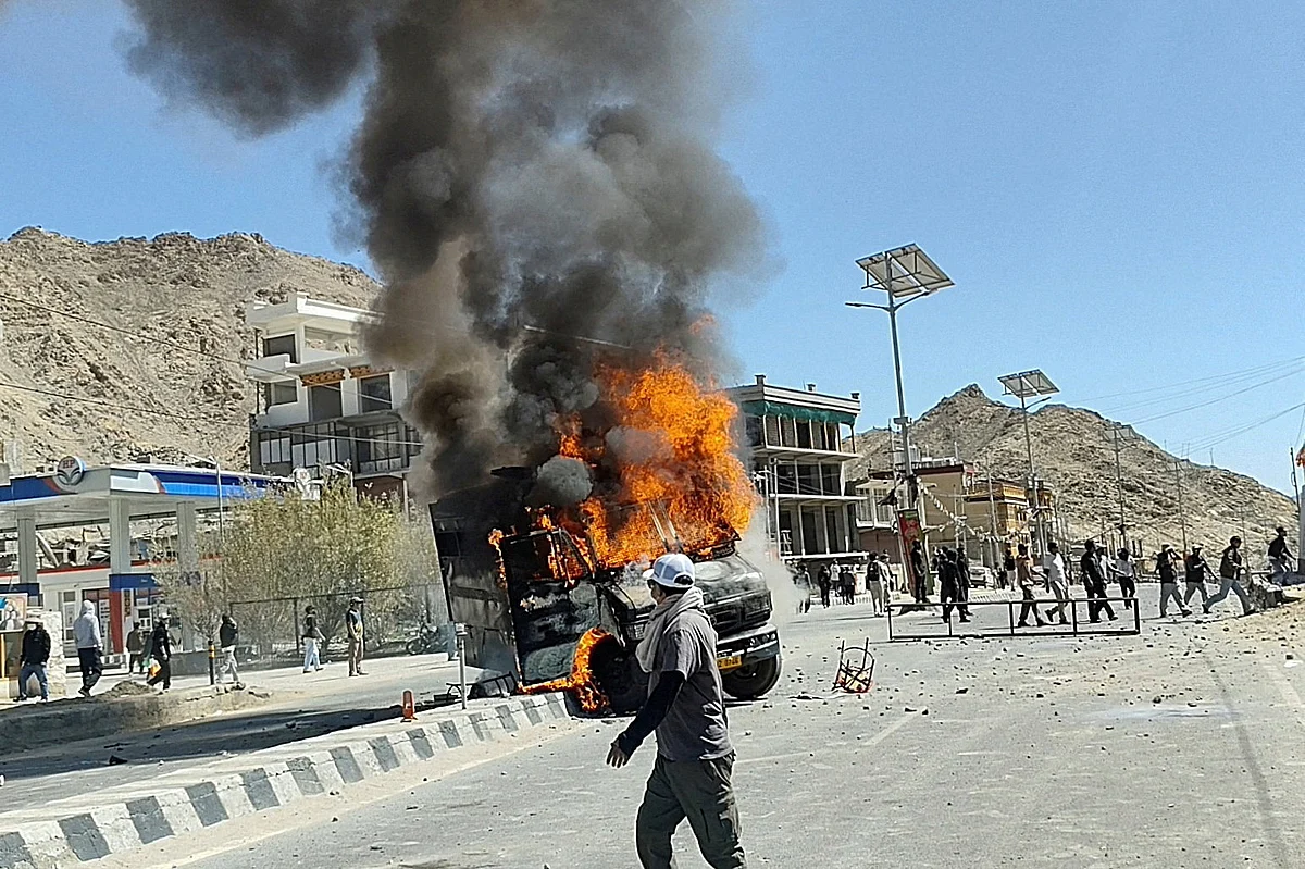 Hindistan Polisi, Ölümcül Ladakh Protestolarının Ardından Aktivist Sonam Wangchuk'u Gözaltına Aldı