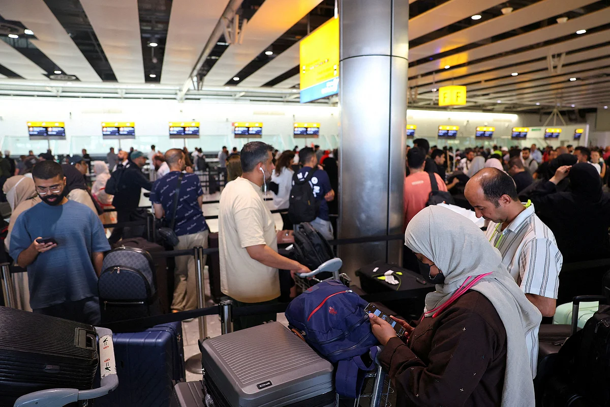 İngiltere Polisi, Heathrow ve Avrupa Havaalanları Siber Saldırısından Sonra Adamı Tutukladı