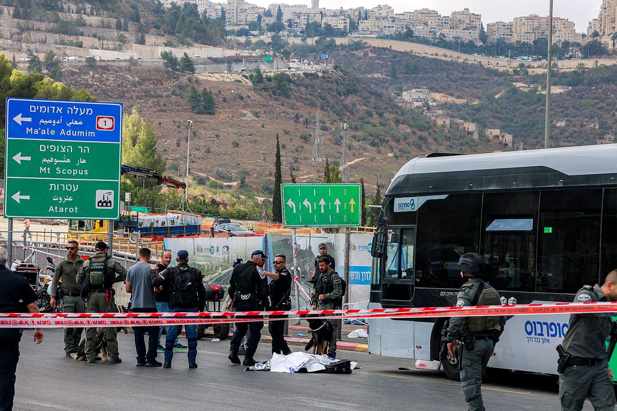 İsrail: Kudüs Otobüs Durağında Çıkan Çatışmada 6 Kişi Öldü; Polis Saldırganların Vurulduğunu Söyledi