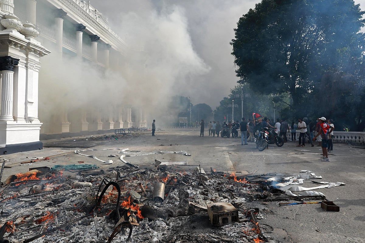 İşsizlik, Yolsuzluk, Sosyal Medya Yasağı: Nepal'deki Şiddetli Huzursuzluğun Arkasındaki Faktörler