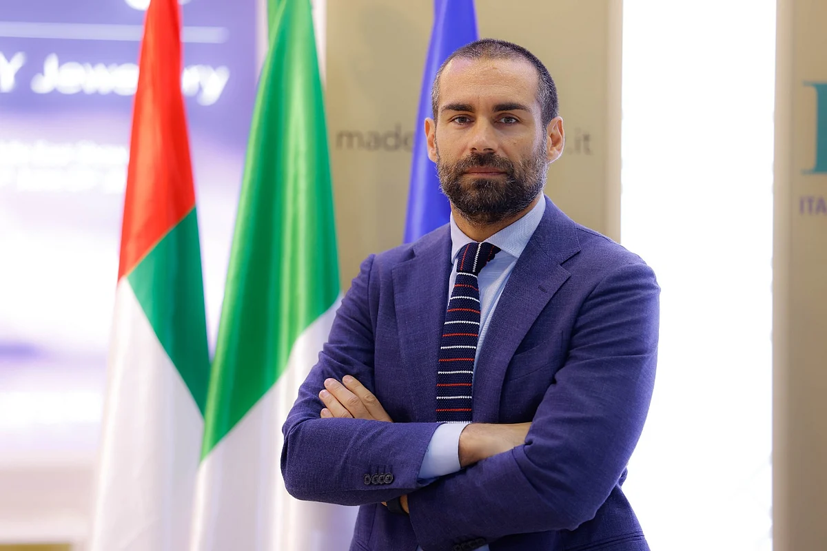 İtalya'nın Altın Mirası BAE'de Göz Kamaştırıyor: Usta Zanaatkarlar Zamansız Lüksü Yeniden Tanımlıyor