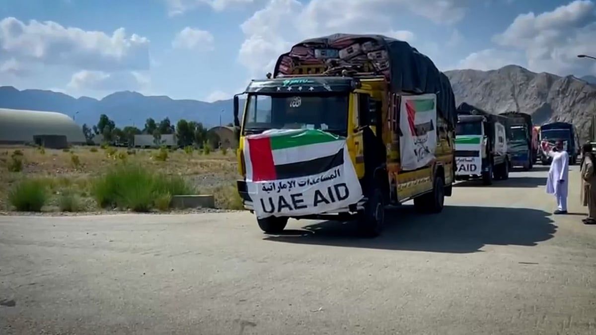 İzle: BAE Ekibi, Yıkıcı Afganistan Depreminin Vurduğu Bölgelere Yardım Sağlıyor