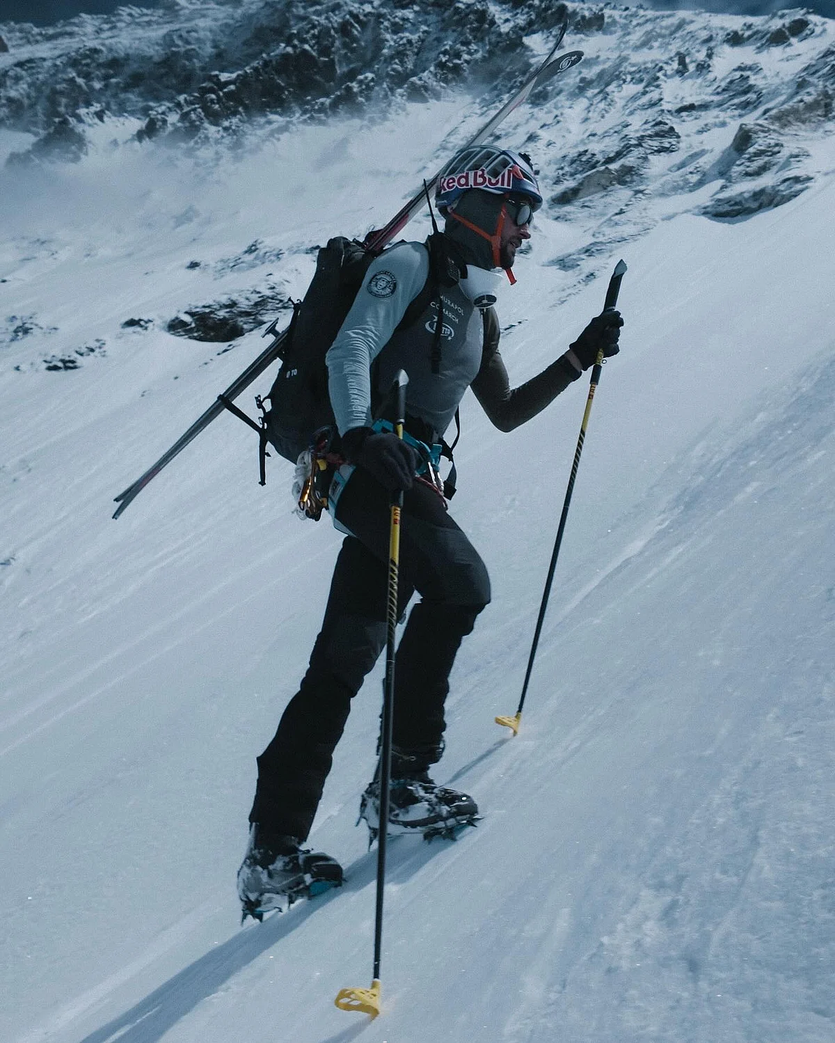 İzle: Pole Bargiel, Everest'te Oksijen Tankı Olmadan Kayak Yapan ilk Adam Oldu