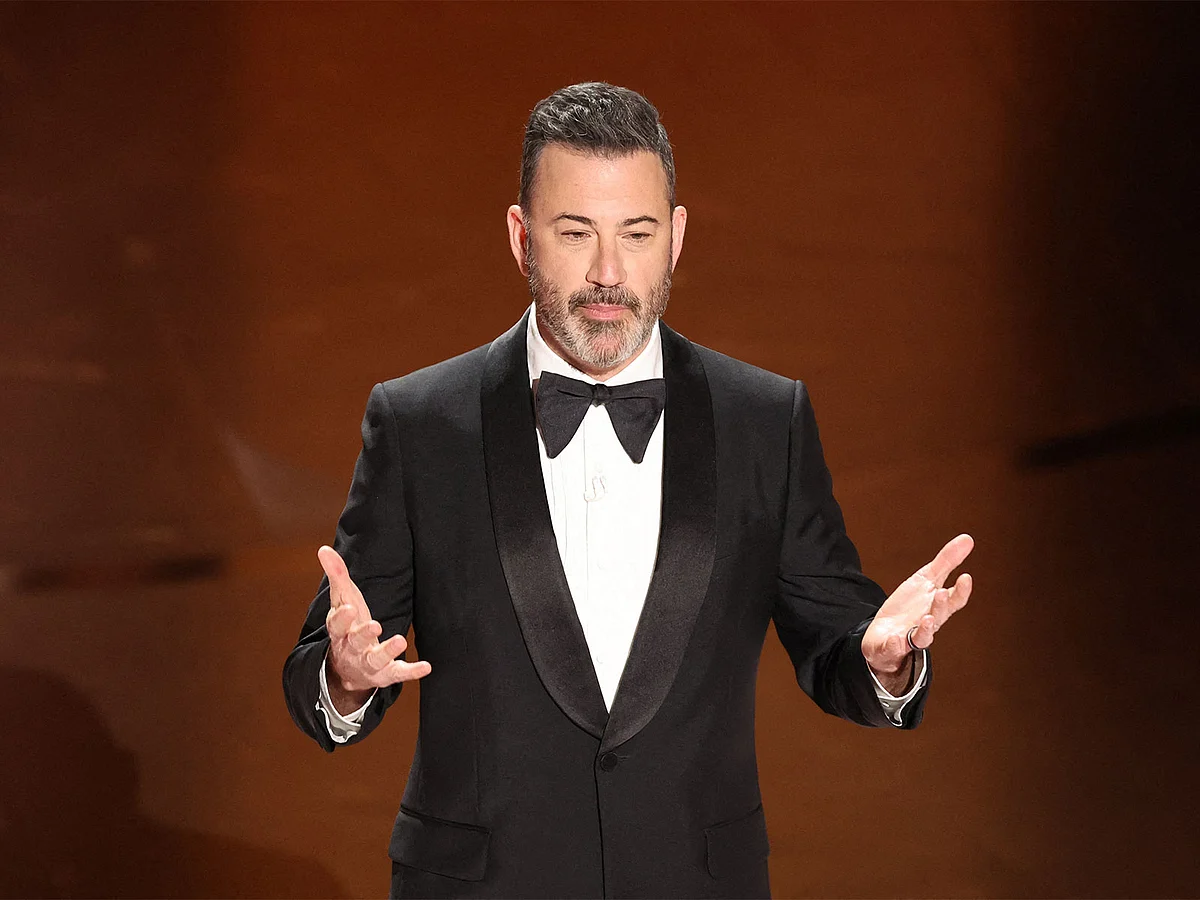 Jimmy Kimmel, Duygusal Monologla Döndükten Sonra Ayakta Alkışlandı