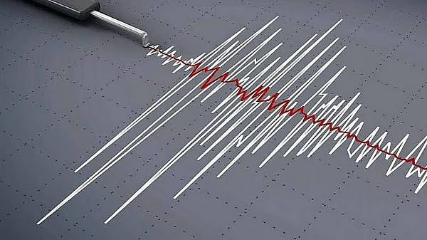 Rusya'da 7.8 Büyüklüğünde Deprem Petropavlovsk-Kamçatsky'yi Vurdu