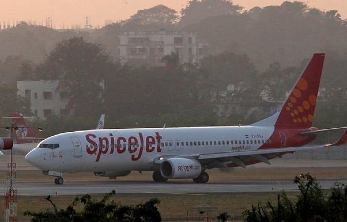 Spicejet Uçağının Tekerleği Kalkışta Yerinden Çıktı, Mumbai Havaalanında Acil Durum İlan Edildi