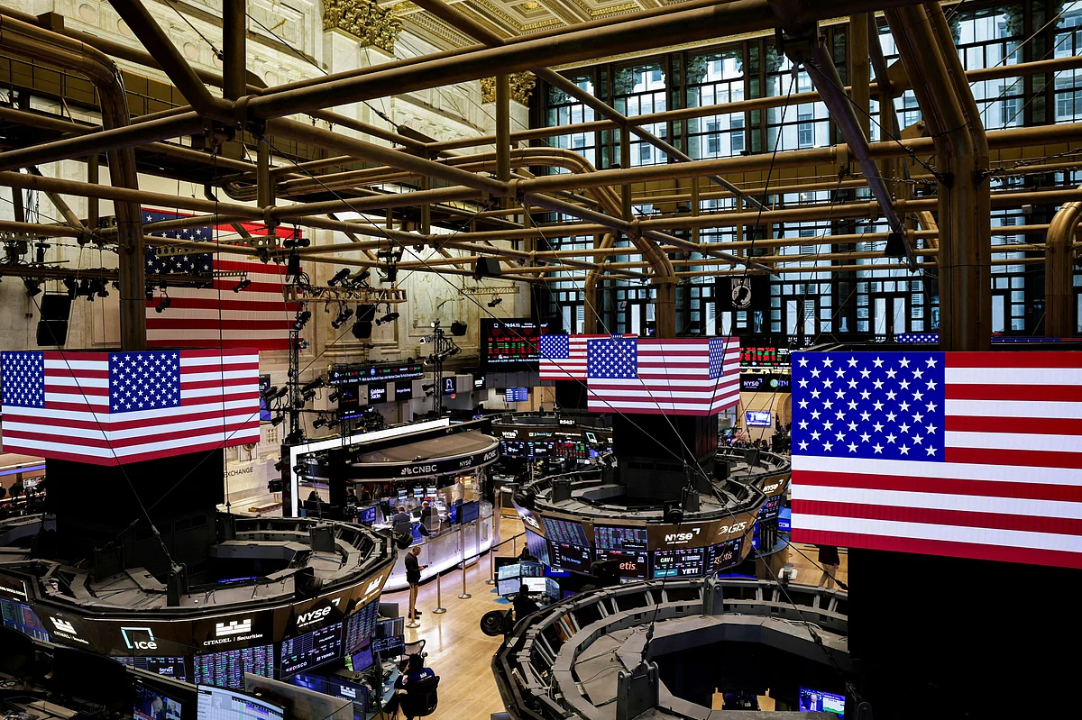 Sükunetten Sonra Wall Street, Riskler Arttıkça Oynaklığın Arttığını Görüyor