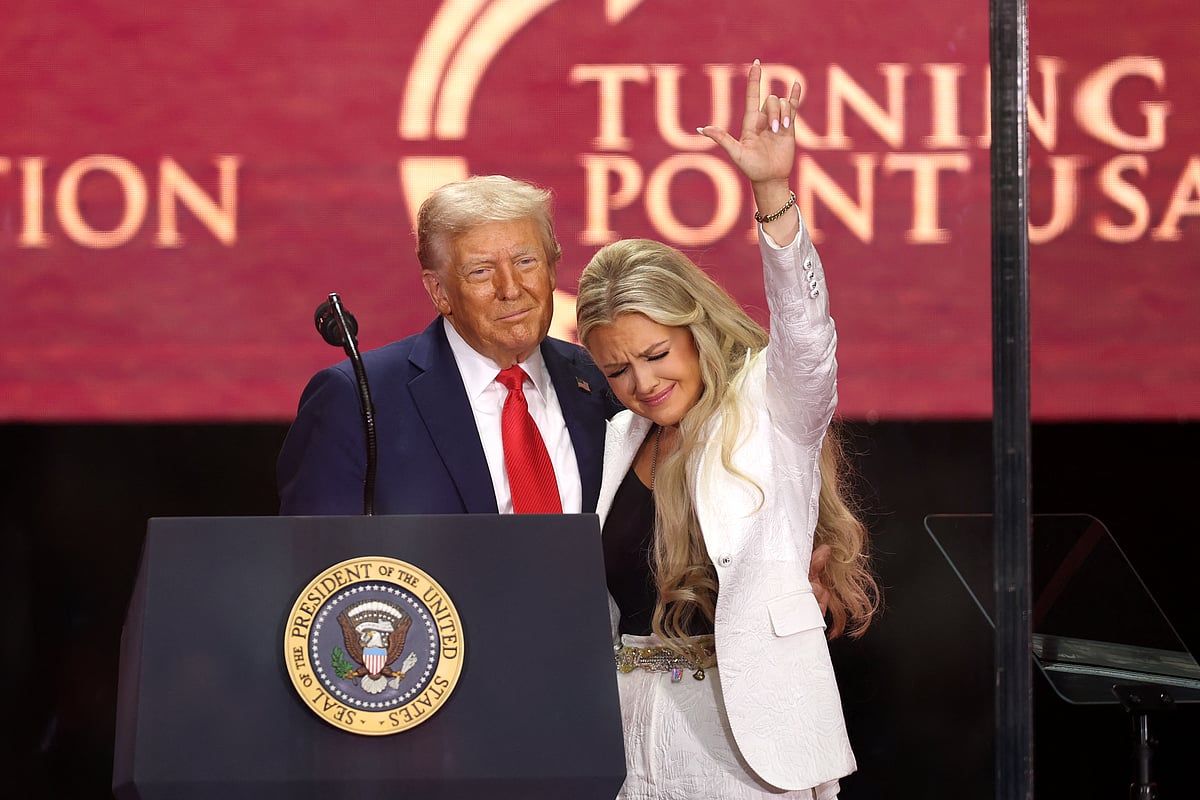 Trump, Charlie Kirk'ü Duygusal Anma Sırasında 'Amerikan Özgürlüğünün Şehidi' Olarak Nitelendirdi