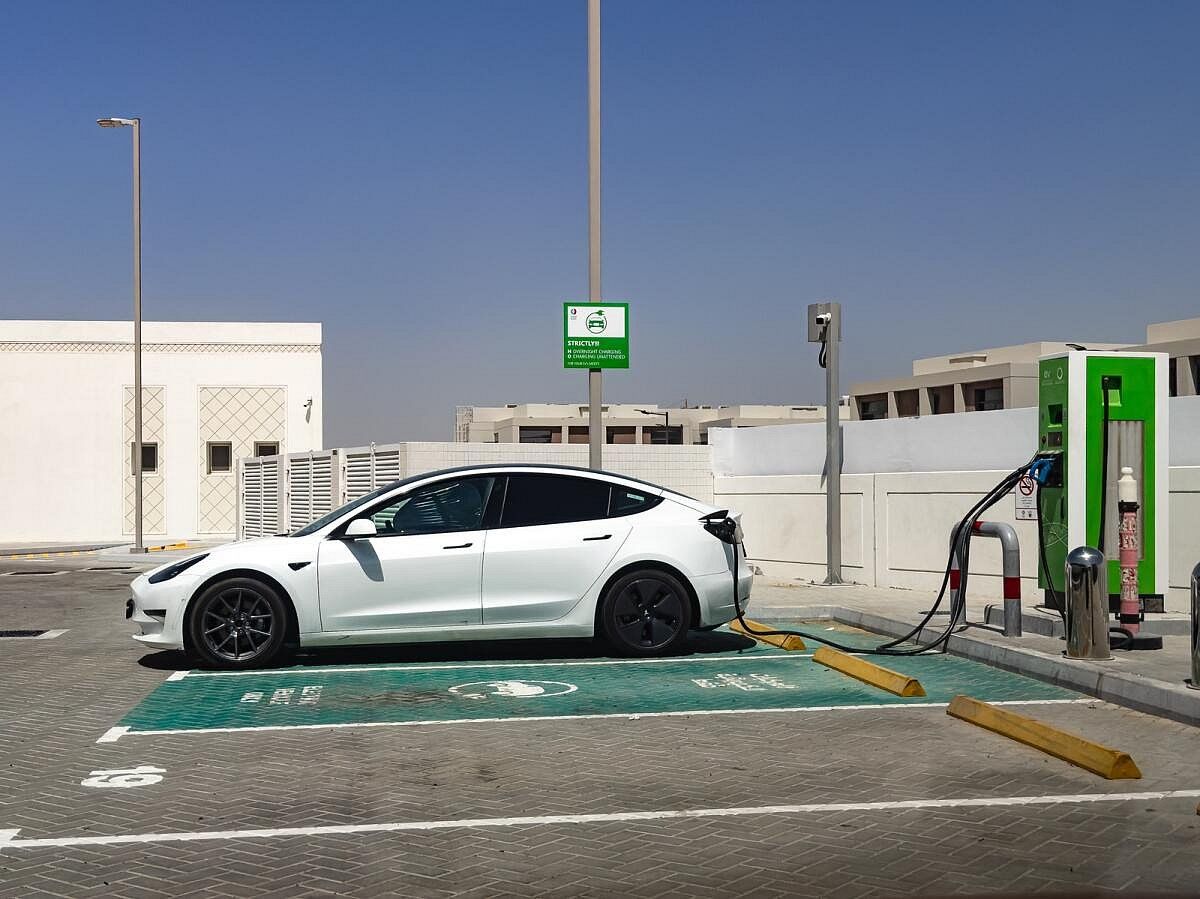 Uzmanlar, Orta Doğu'nun Elektrikli Mobilitede Geride Kalmasının Deneme Yanılma Maliyetinden Kaçınmaya Yardımcı Olduğunu Söylüyor