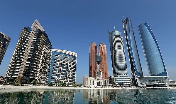Yetkililer Madhmoun'u Piyasaya Sürdükçe Abu Dabi'deki Sahte Emlak Listeleri Kayboluyor