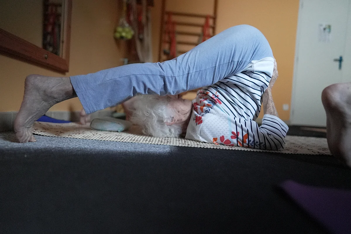 102 Yaşındaki Bir Yoga Öğretmeninin İyi Yaşlanmaya Basit Yaklaşımı