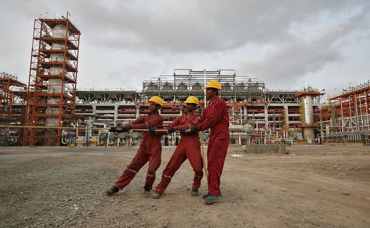 ABD ve İngiltere, Rus Petrol İthalatını Azaltmak için Hindistan ve Çin Üzerindeki Baskıyı Artırdı