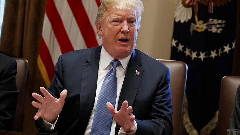 ABD'li Yargıç, Trump'ın 10.000 işi Tehdit Etmesi Nedeniyle Hükümetin Kapatılması Sırasında Toplu İşten Çıkarmaları Durdurdu