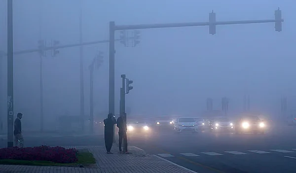 BAE Hava Durumu: Yoğun Sis için Kırmızı Alarm Verildi; Bazı Bölgelerde Sıcaklıklar 18ºc'ye Düşecek