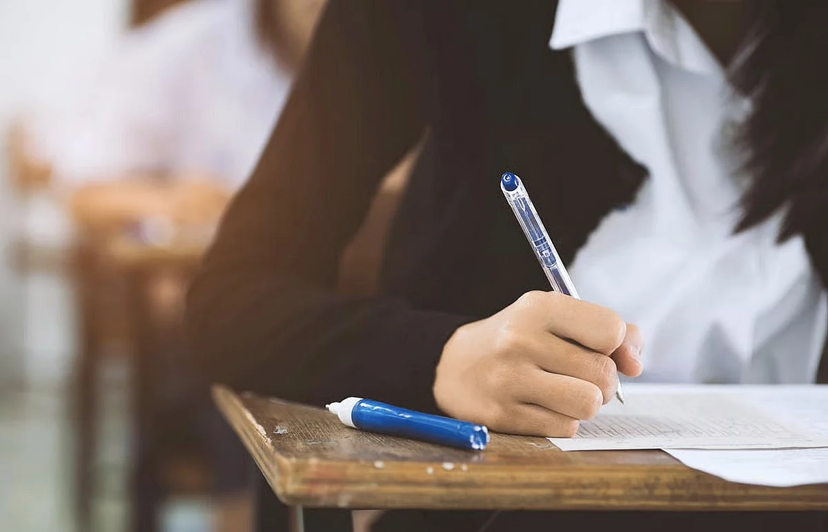 BAE: Okullarda Arapça, ingilizce, Matematik için Yeni Değerlendirmeler; Ağırlıklandırmalar Açıklandı