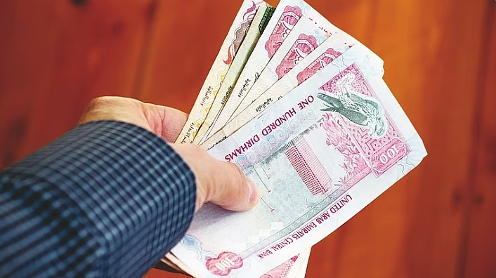 BAE'de Dh100-200 Dolandırıcılığı: Neden Daha Fazla Sakin 'Mikro Dolandırıcılıklara' Kurban Gidiyor