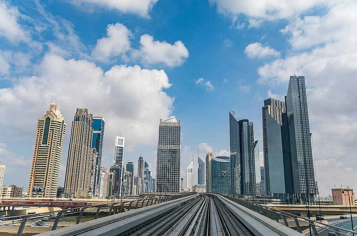 BAE'de Yarın Hava Durumu: Bazı Bölgelerde Sisli Koşullar; Dubai'de 39ºc'nin En Yüksek Seviyesi