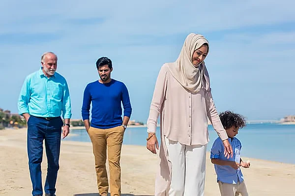 BAE'nin En Sıcak Seyahat Trendi: Aile Kaçamakları, Çok Kuşaklı Geziler Patlıyor